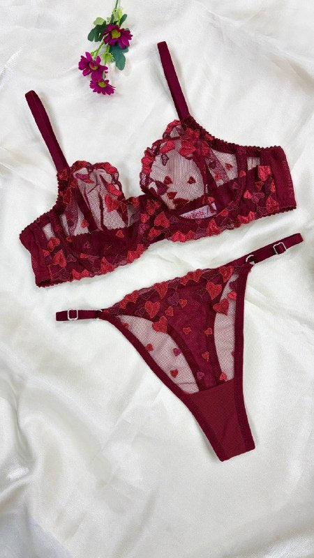 Fleur İşlemeli Set — Kırmızı