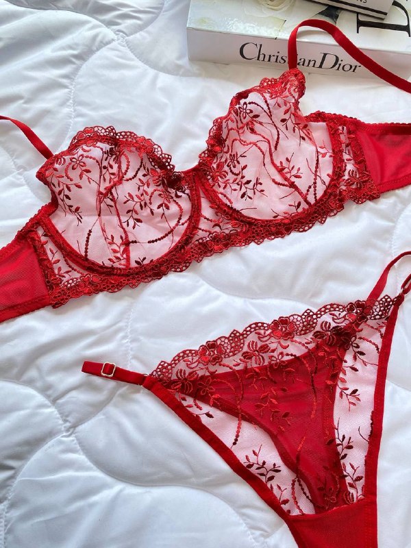 Vivienne Dantel Set — Kırmızı