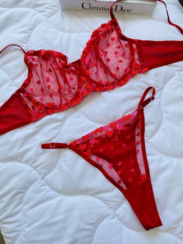 Camille İşlemeli Set — Kırmızı